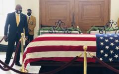路易斯的葬礼，罗斯在棺材
